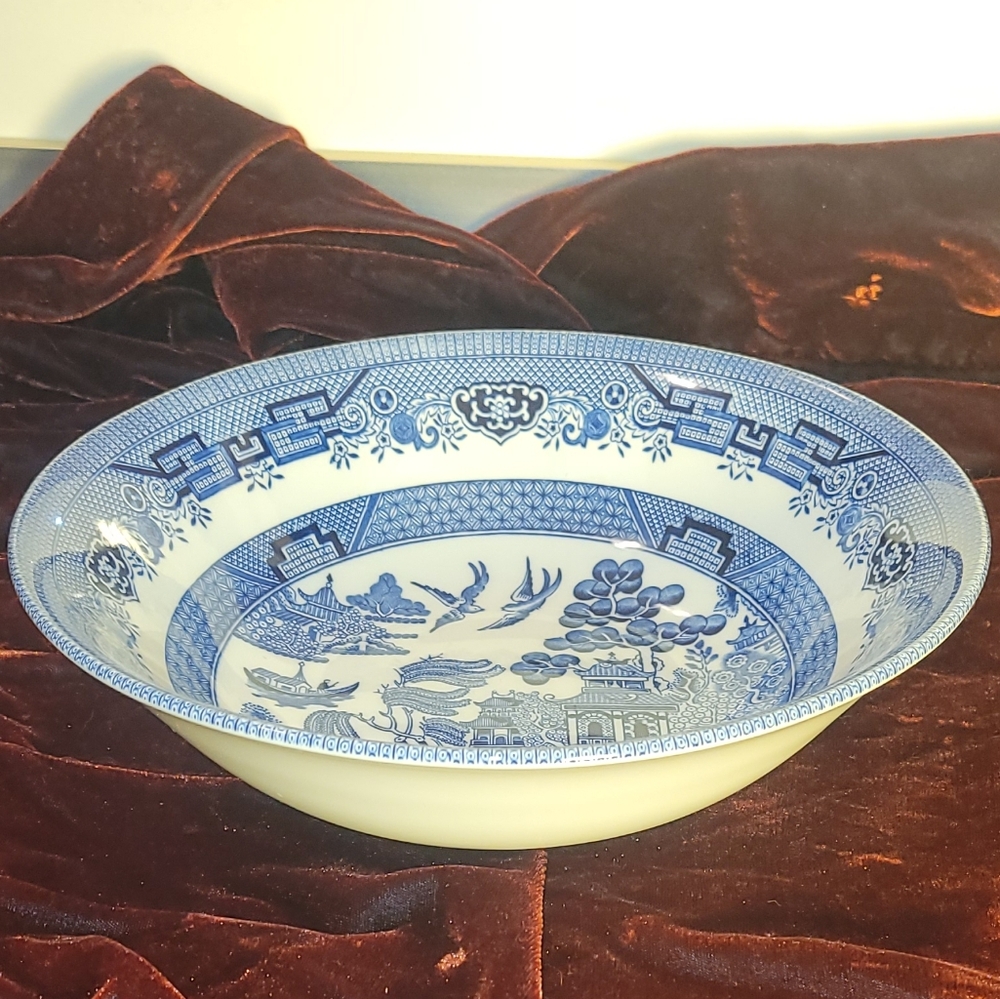 Churchill Blue Willow 9.5 inch Vegetable Bowl